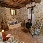 House Overlooking Near Tuscany Hébergement de vacances