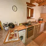 House Overlooking Near Tuscany Hébergement de vacances *