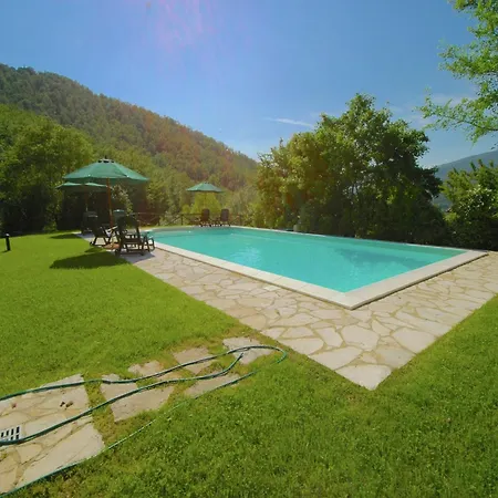 House Overlooking Near Tuscany Casella (Umbria)