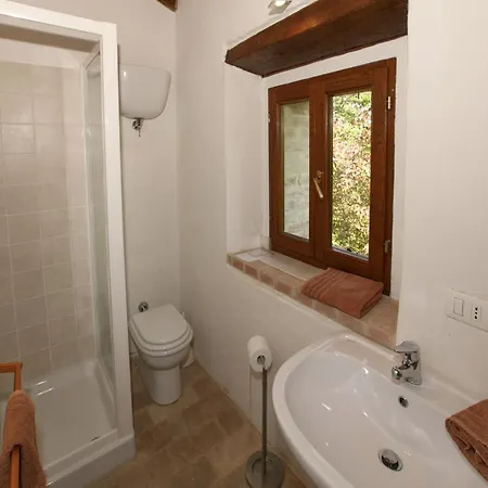 House Overlooking Near Tuscany Casella (Umbria)