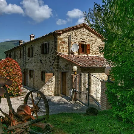 House Overlooking Near Tuscany Casella (Umbria)