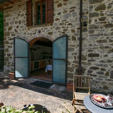 House Overlooking Near Tuscany * Casella (Umbria)